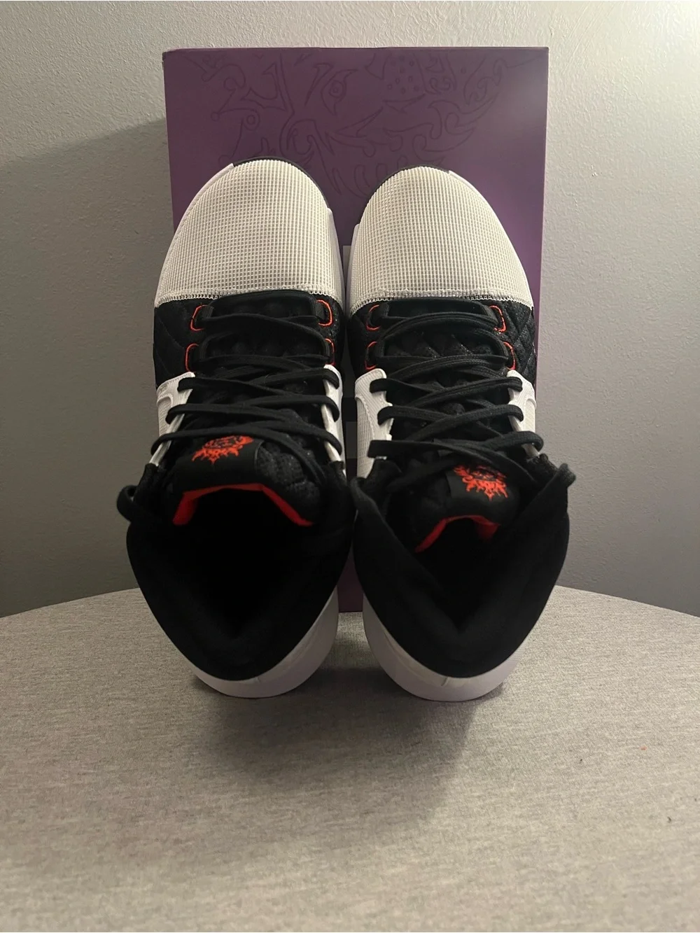 Nike White Black Red Mid-Top Basketball Shoe - Picture 8 of 12